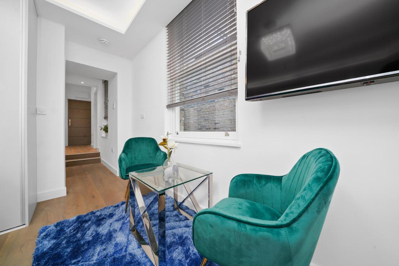 City Prime Apartments Londyn Zewnętrze zdjęcie A staged photo of a living room