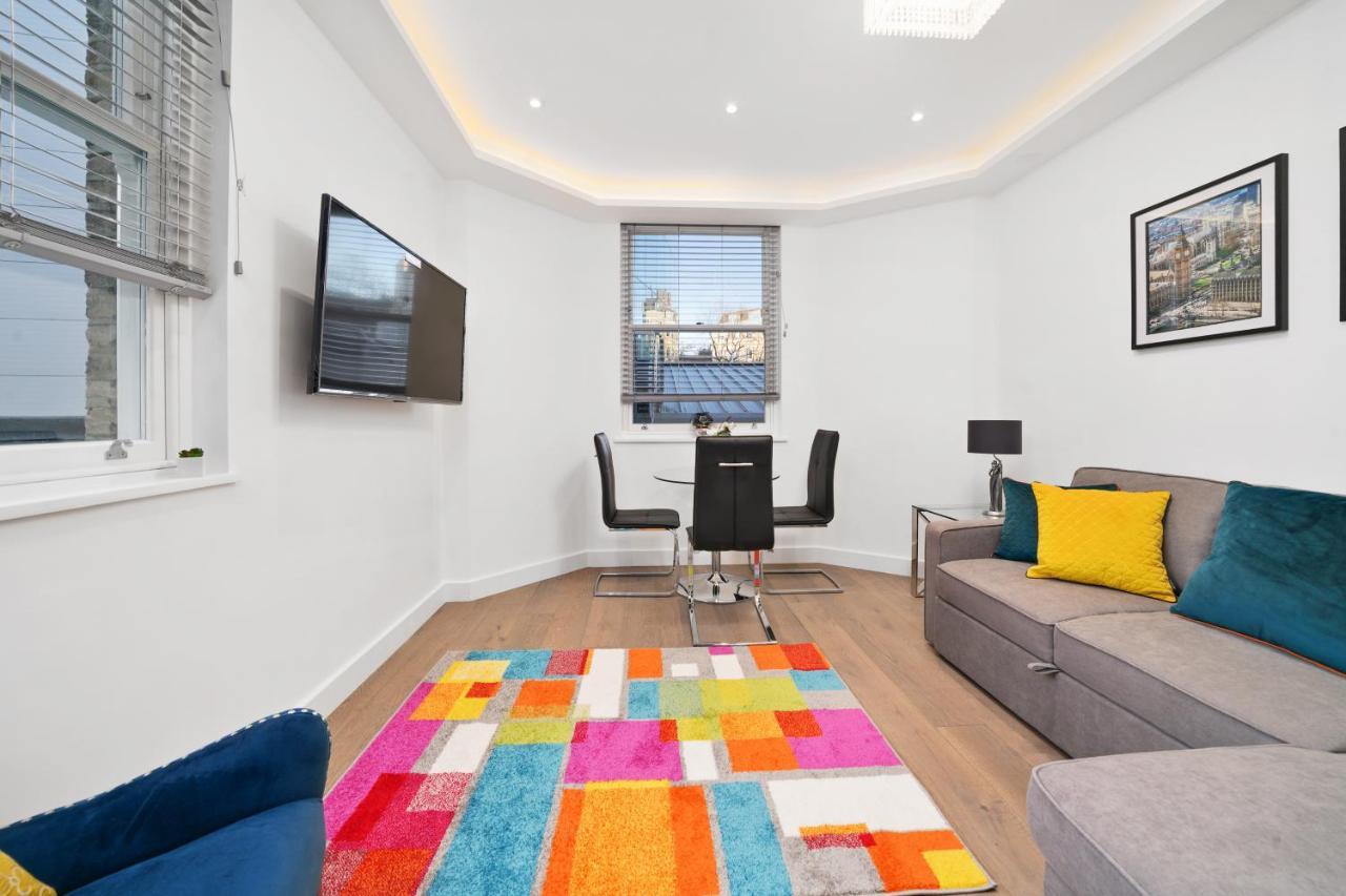 City Prime Apartments Londyn Zewnętrze zdjęcie A living room in a serviced apartment in London
